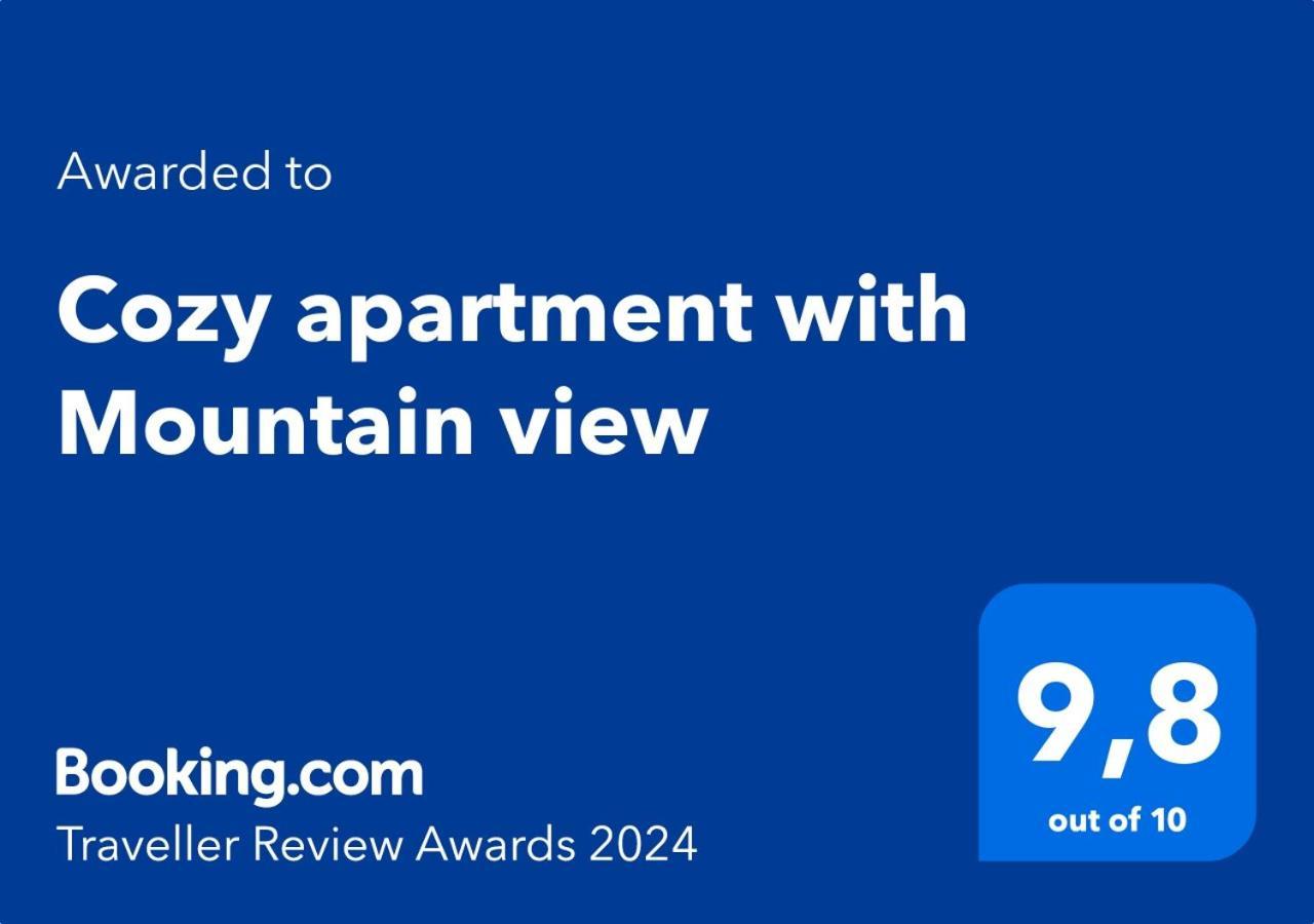 Cozy Three-Room Apartment With Mountain View Almati Kültér fotó