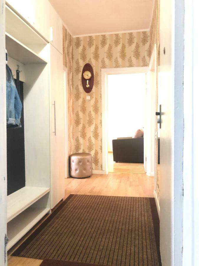 Cozy Three-Room Apartment With Mountain View Almati Kültér fotó